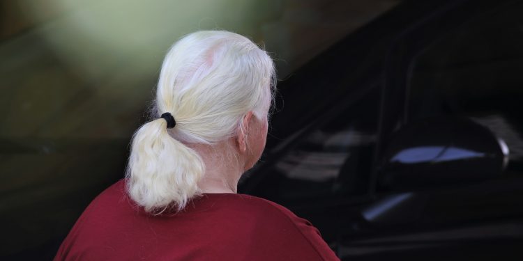 Maior incidência de demência em mulheres pode estar relacionada à desigualdade