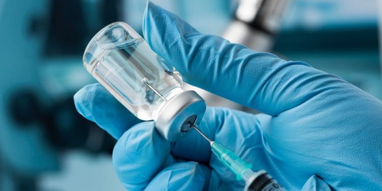 Ministério da Saúde suspende vacina da dengue do Butantan após duas mortes sob investigação